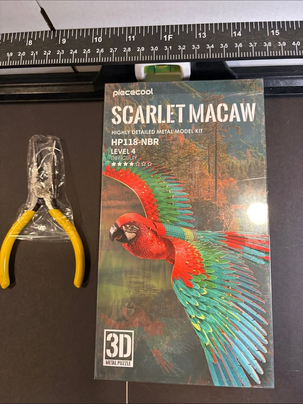 Scarlet Macaw 3D Metal Model Kit - Red & Green